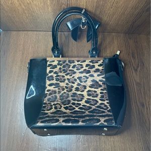 Patent leather leopard hand bag